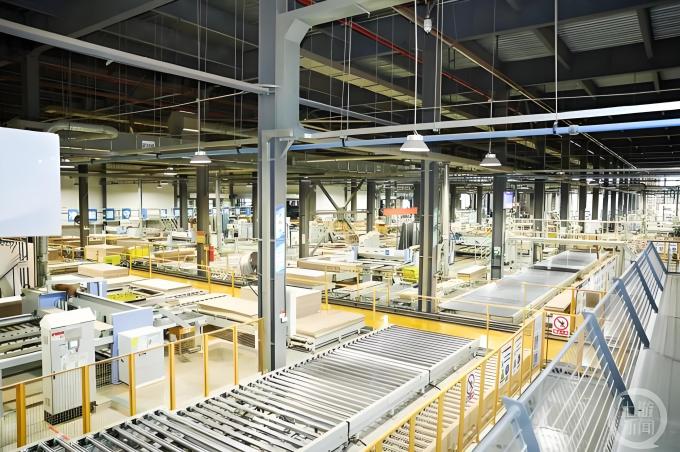 latest company news about Applications And Future Development Trends of Colored Coated Aluminum Coils in House Door Manufacturing  1
